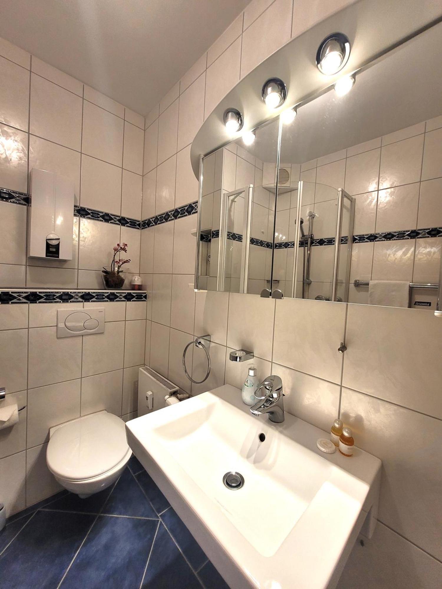 Apartment 21101 *